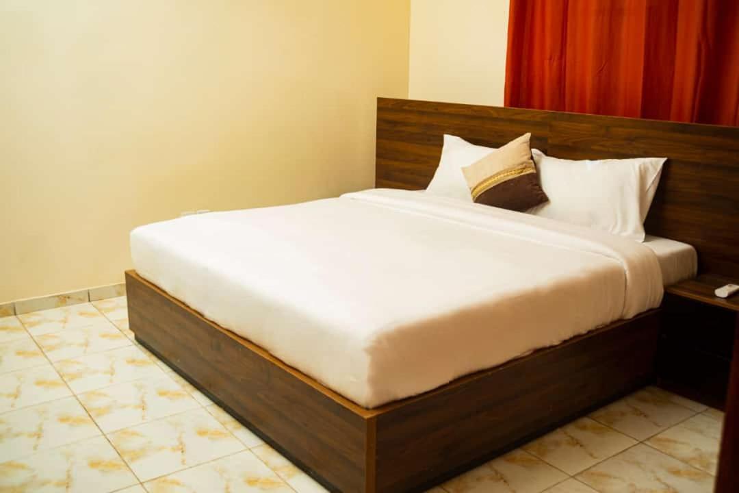 Mokaa Residence Hoteliere Ломе Экстерьер фото